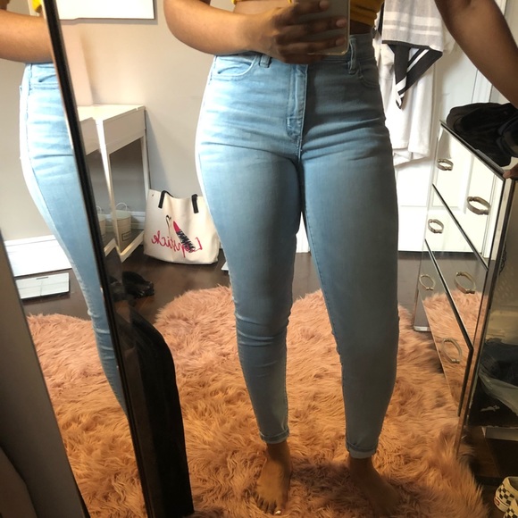 American Eagle Outfitters Pants - Light wash Skinny jeans